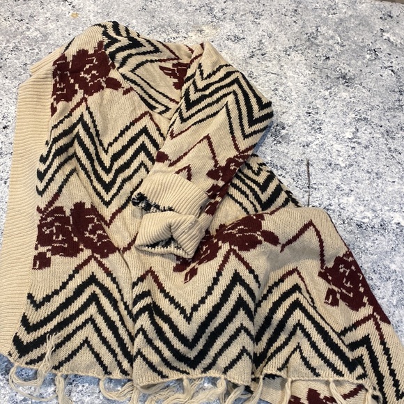 Women’s sweater wrap - Picture 2 of 3